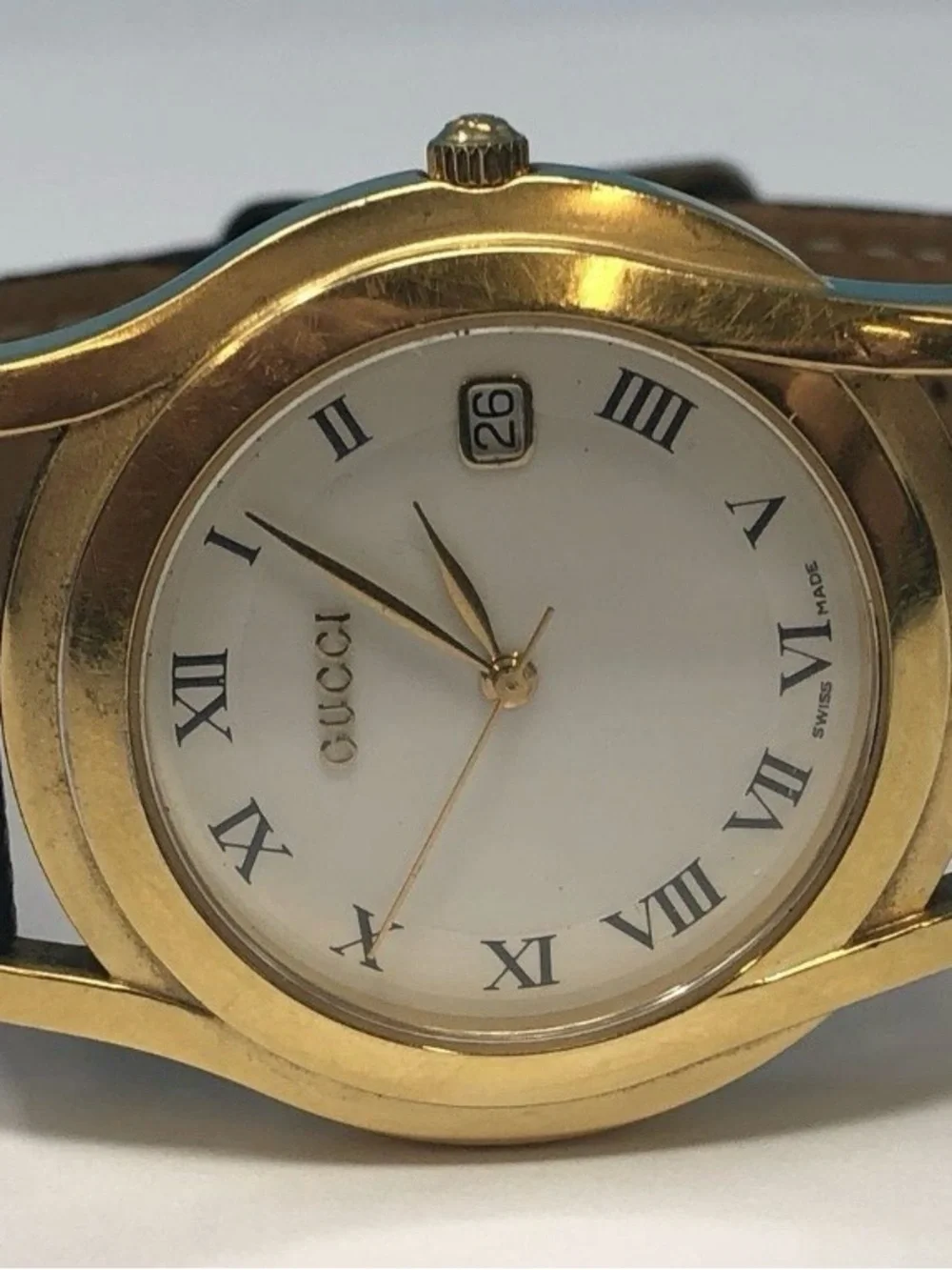 Vintage Gucci Gold Plated 5400M Date Just Watch with White Dial and Leather Band - Picture 4 of 7